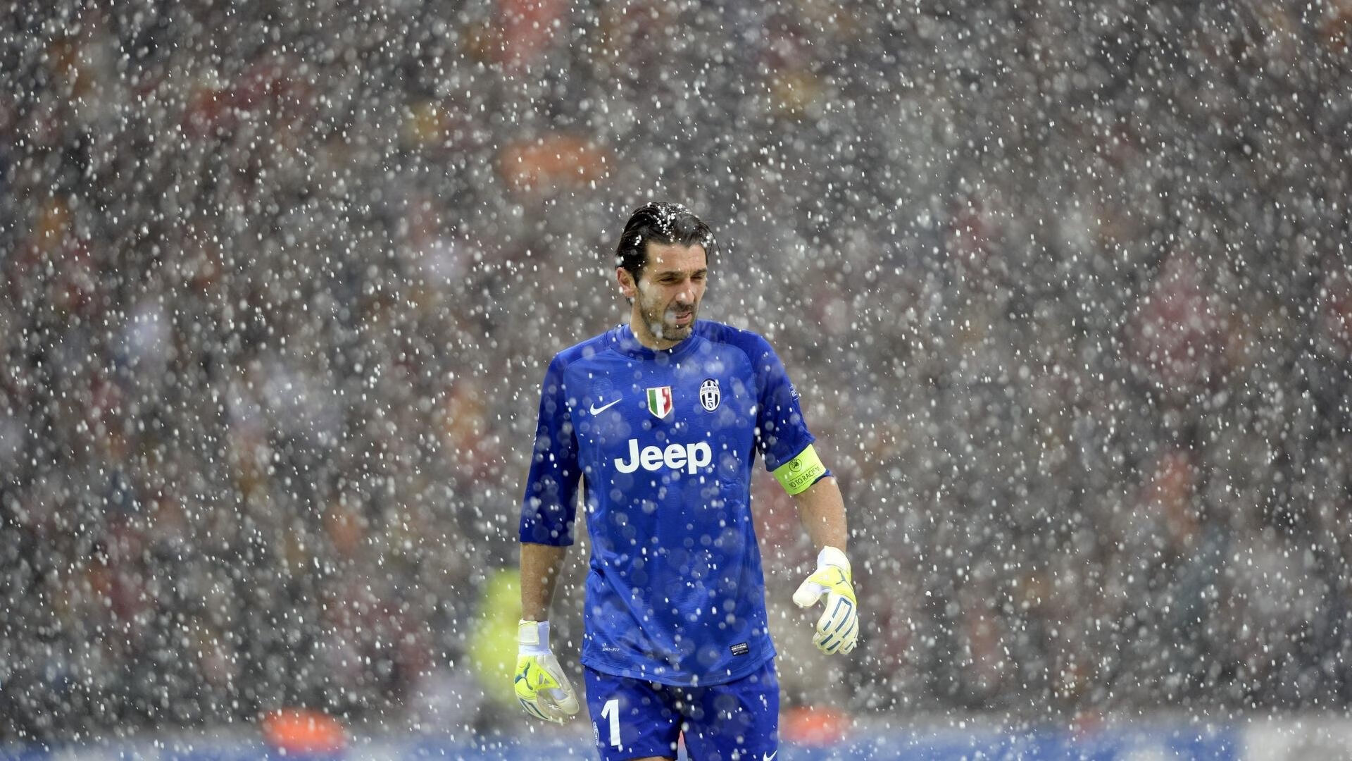 李恩：全黑队的“中场铁卫”，每一次防守都稳如磐石