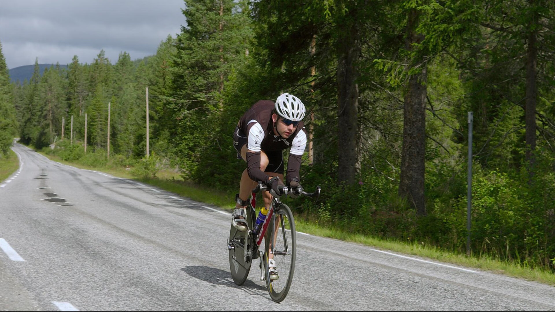 蝶泳节奏流畅韩国稳步晋级，韩国蝶泳教学